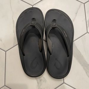 OluKai mens flipflops